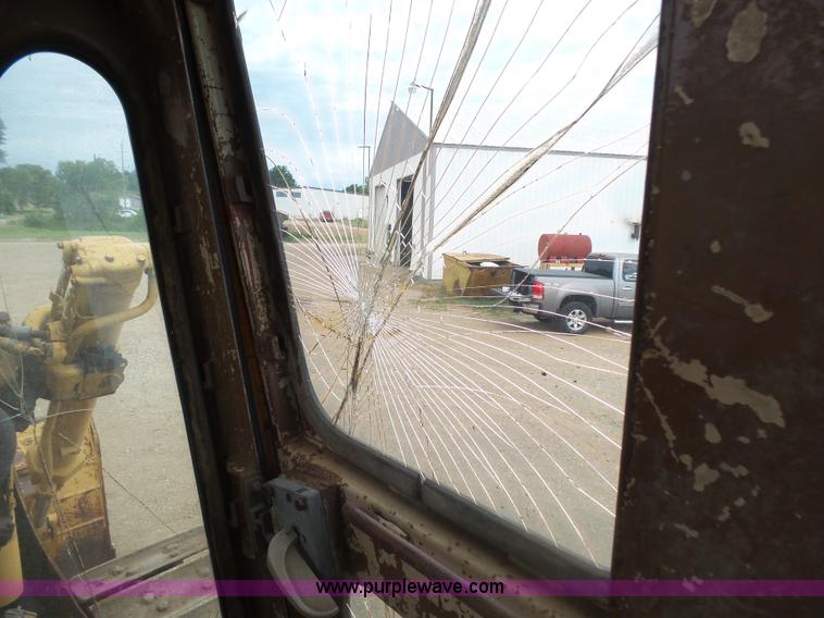 image for item J5480 1976 Caterpillar D9H dozer