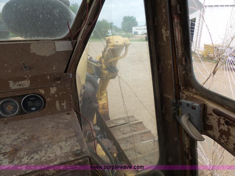 image for item J5480 1976 Caterpillar D9H dozer
