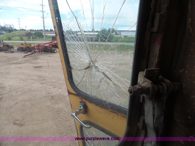 image for item J5480 1976 Caterpillar D9H dozer