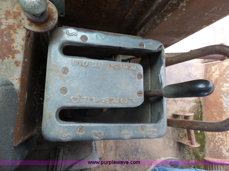 image for item J5480 1976 Caterpillar D9H dozer