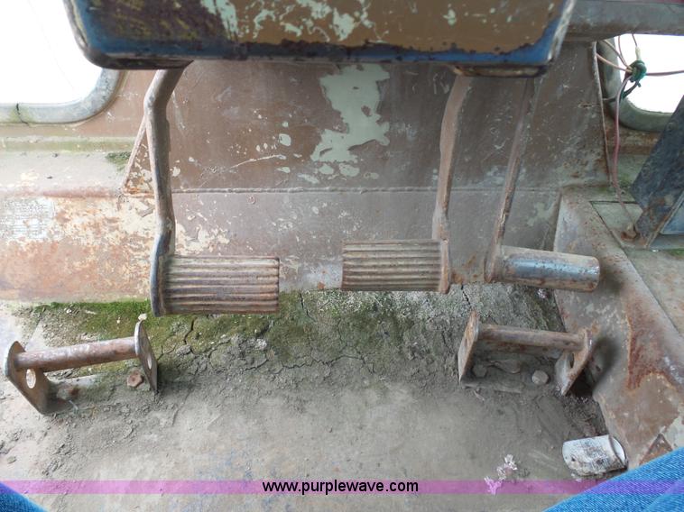 image for item J5480 1976 Caterpillar D9H dozer