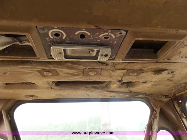 image for item J5480 1976 Caterpillar D9H dozer