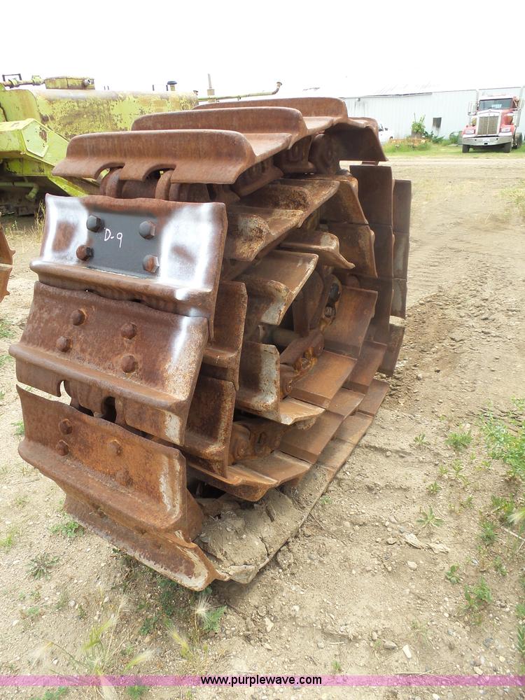 image for item J5480 1976 Caterpillar D9H dozer