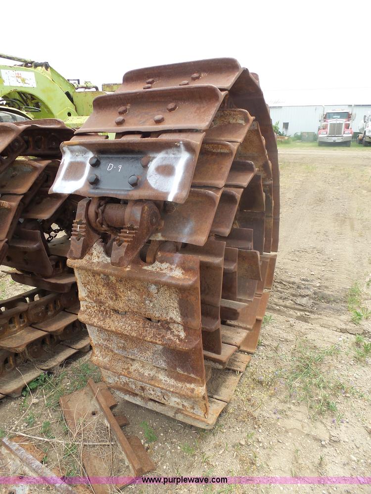 image for item J5480 1976 Caterpillar D9H dozer