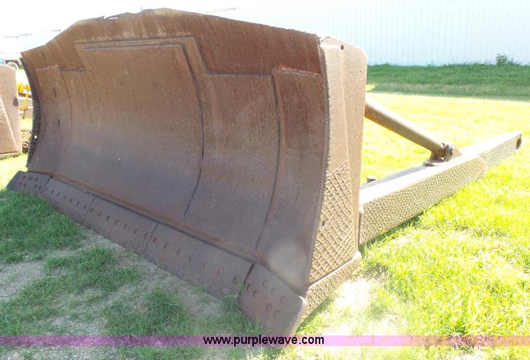 image for item J5480 1976 Caterpillar D9H dozer