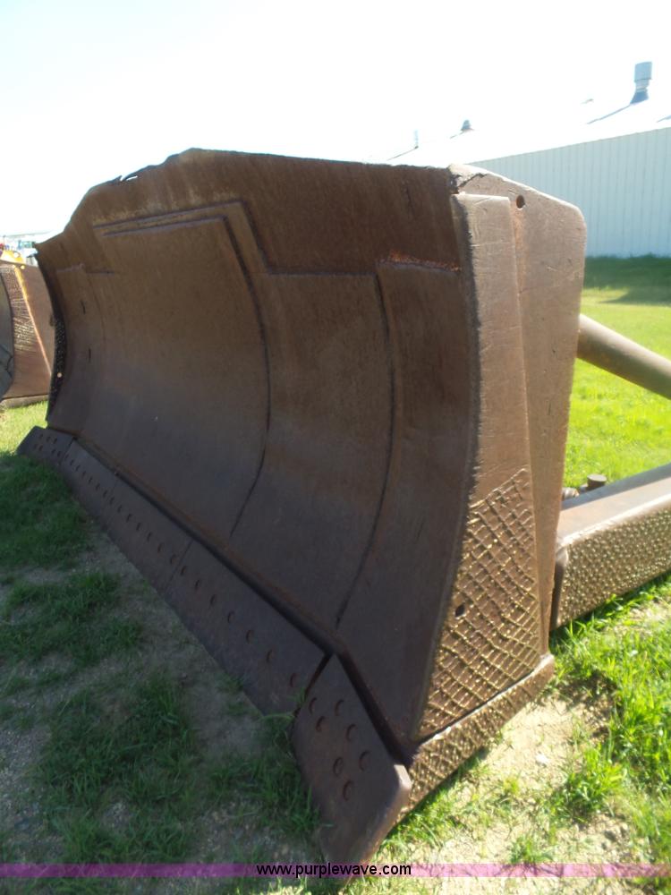 image for item J5480 1976 Caterpillar D9H dozer