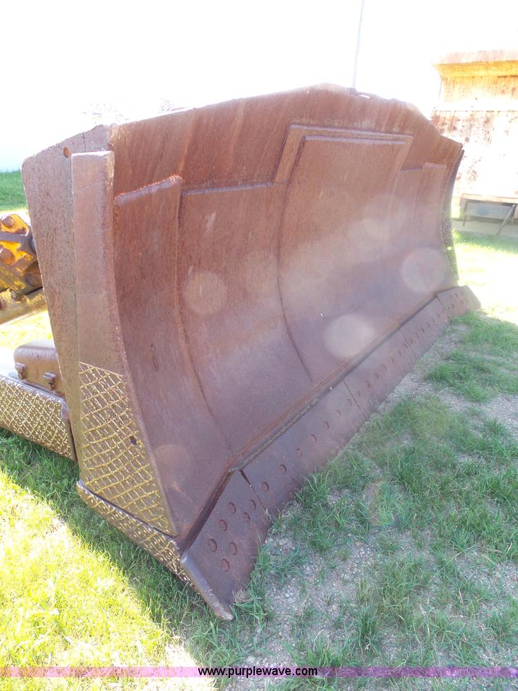 image for item J5480 1976 Caterpillar D9H dozer