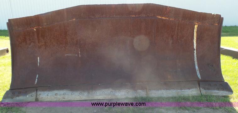 image for item J5480 1976 Caterpillar D9H dozer