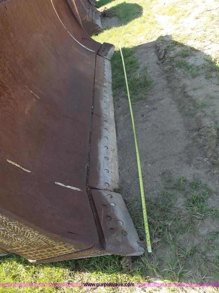 image for item J5480 1976 Caterpillar D9H dozer