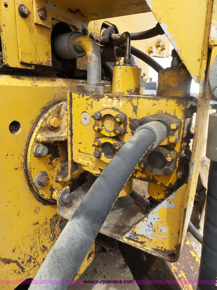 image for item J5491 1979 Caterpillar D9H dozer