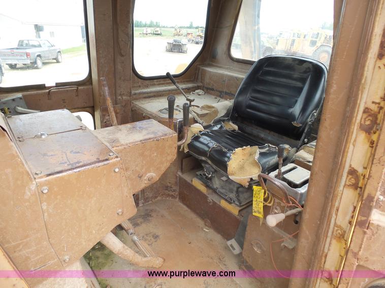image for item J5491 1979 Caterpillar D9H dozer