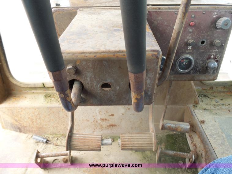 image for item J5491 1979 Caterpillar D9H dozer