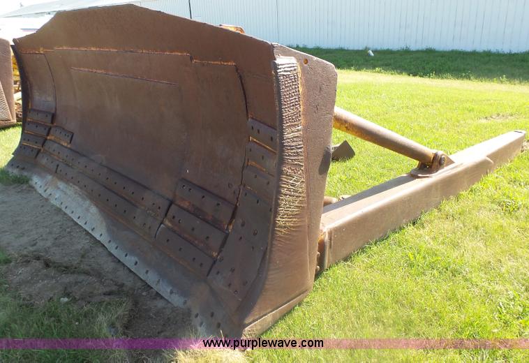 image for item J5491 1979 Caterpillar D9H dozer