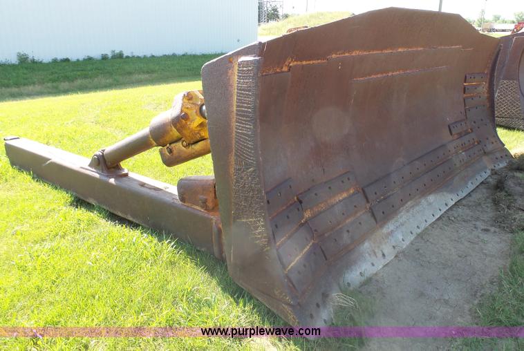 image for item J5491 1979 Caterpillar D9H dozer