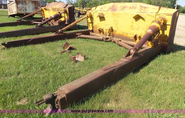 image for item J5491 1979 Caterpillar D9H dozer