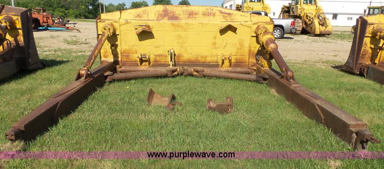 image for item J5491 1979 Caterpillar D9H dozer