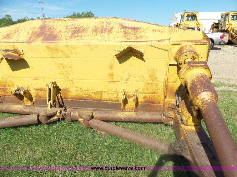 image for item J5491 1979 Caterpillar D9H dozer