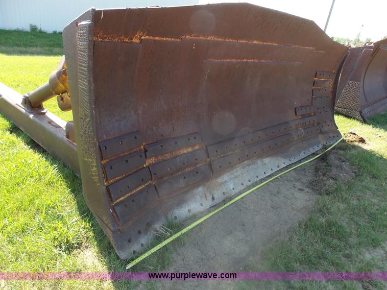 image for item J5491 1979 Caterpillar D9H dozer