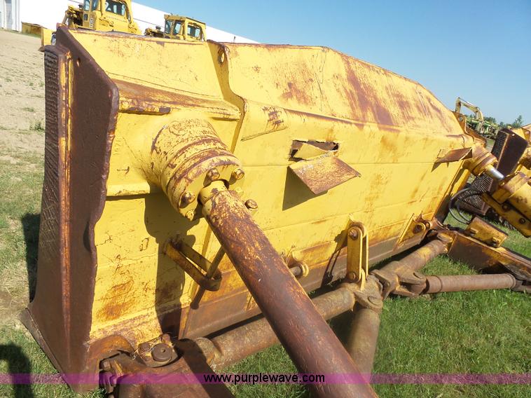 image for item J5491 1979 Caterpillar D9H dozer