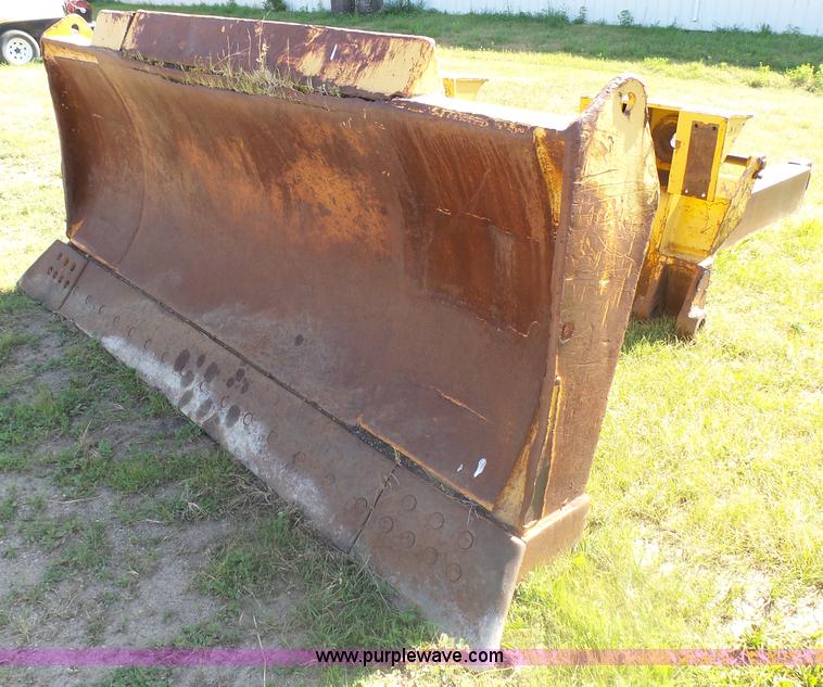 image for item J5491 1979 Caterpillar D9H dozer