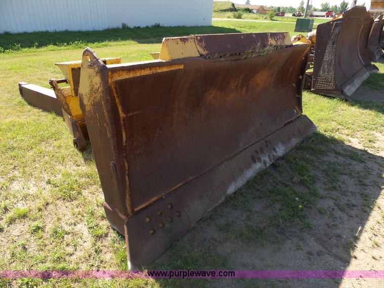 image for item J5491 1979 Caterpillar D9H dozer