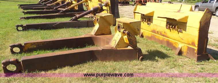 image for item J5491 1979 Caterpillar D9H dozer