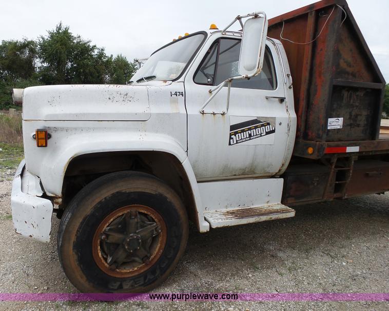 image for item K1171 1973 Chevrolet Custom Deluxe flatbed truck