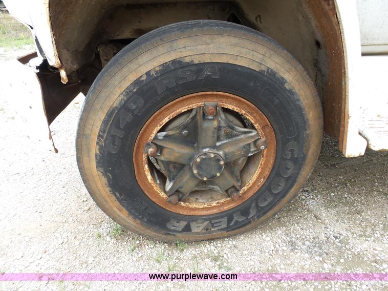 image for item K1171 1973 Chevrolet Custom Deluxe flatbed truck