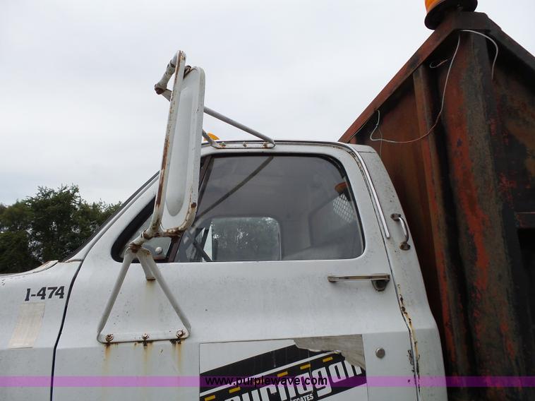 image for item K1171 1973 Chevrolet Custom Deluxe flatbed truck