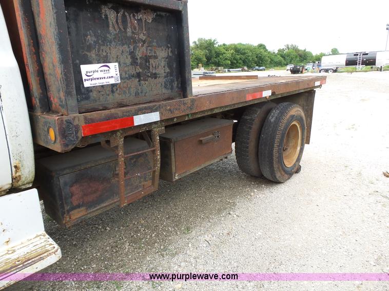 image for item K1171 1973 Chevrolet Custom Deluxe flatbed truck