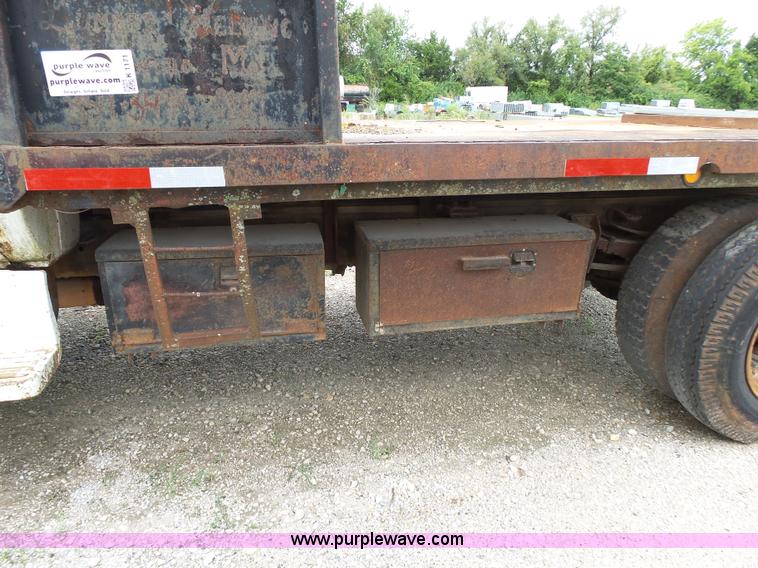 image for item K1171 1973 Chevrolet Custom Deluxe flatbed truck