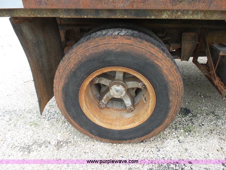 image for item K1171 1973 Chevrolet Custom Deluxe flatbed truck