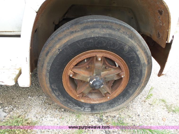 image for item K1171 1973 Chevrolet Custom Deluxe flatbed truck