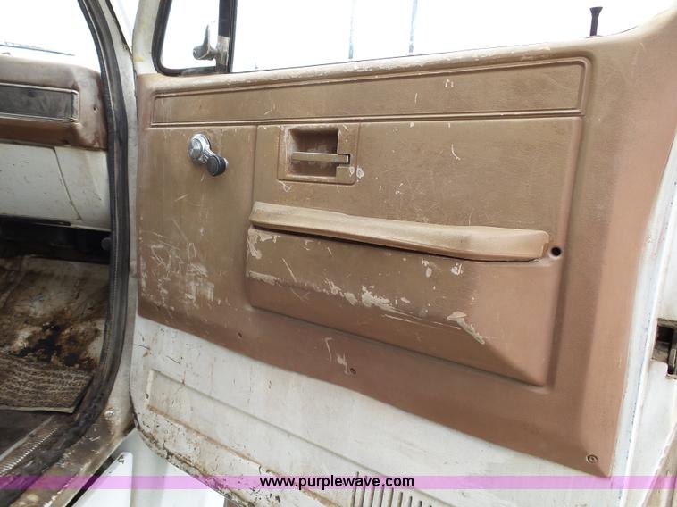 image for item K1171 1973 Chevrolet Custom Deluxe flatbed truck