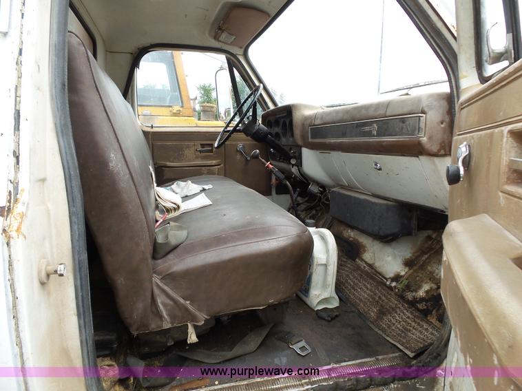 image for item K1171 1973 Chevrolet Custom Deluxe flatbed truck