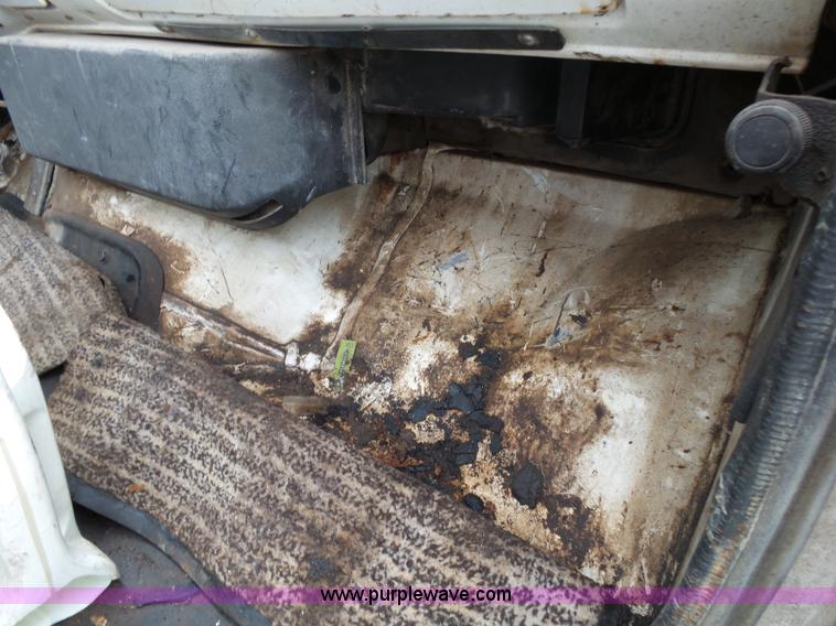 image for item K1171 1973 Chevrolet Custom Deluxe flatbed truck