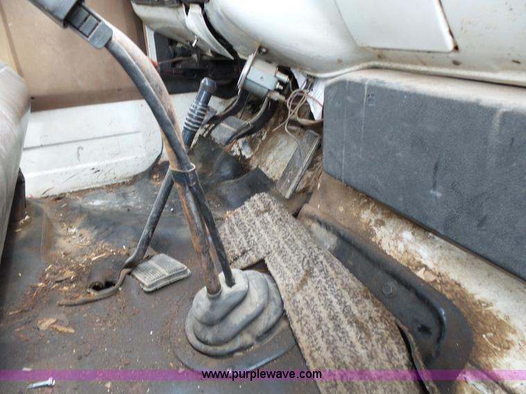 image for item K1171 1973 Chevrolet Custom Deluxe flatbed truck