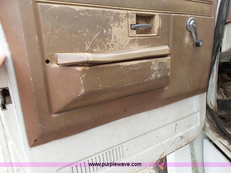 image for item K1171 1973 Chevrolet Custom Deluxe flatbed truck