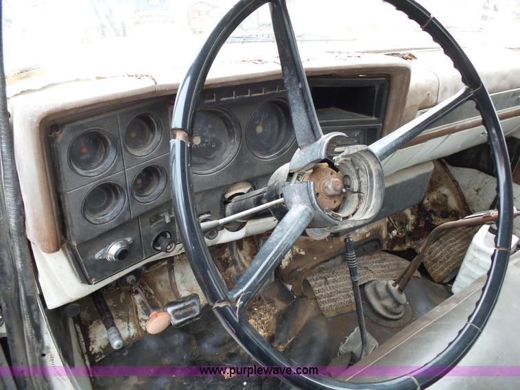 image for item K1171 1973 Chevrolet Custom Deluxe flatbed truck