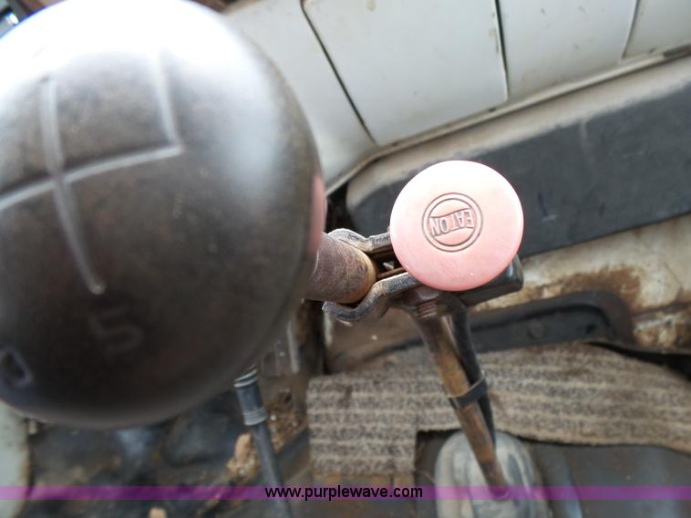 image for item K1171 1973 Chevrolet Custom Deluxe flatbed truck