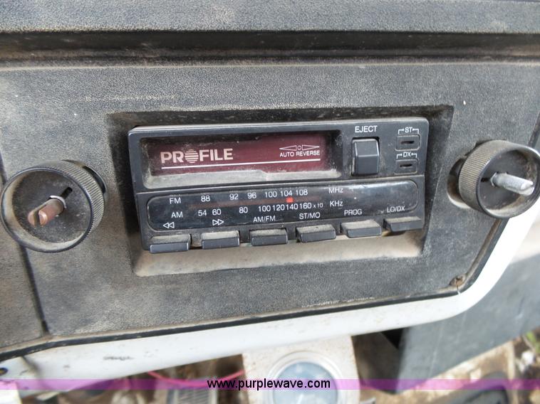 image for item K1171 1973 Chevrolet Custom Deluxe flatbed truck