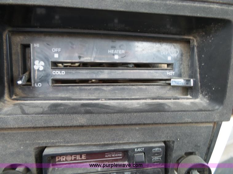 image for item K1171 1973 Chevrolet Custom Deluxe flatbed truck