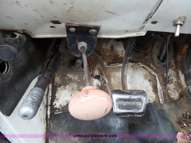 image for item K1171 1973 Chevrolet Custom Deluxe flatbed truck