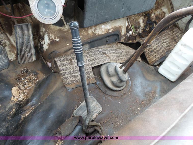 image for item K1171 1973 Chevrolet Custom Deluxe flatbed truck