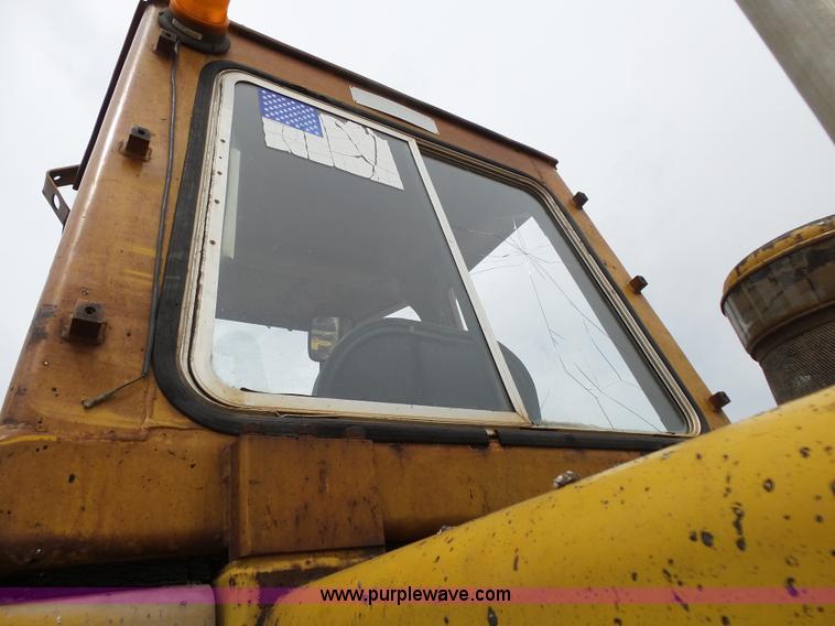 image for item K1172 1979 Caterpillar 920 wheel loader