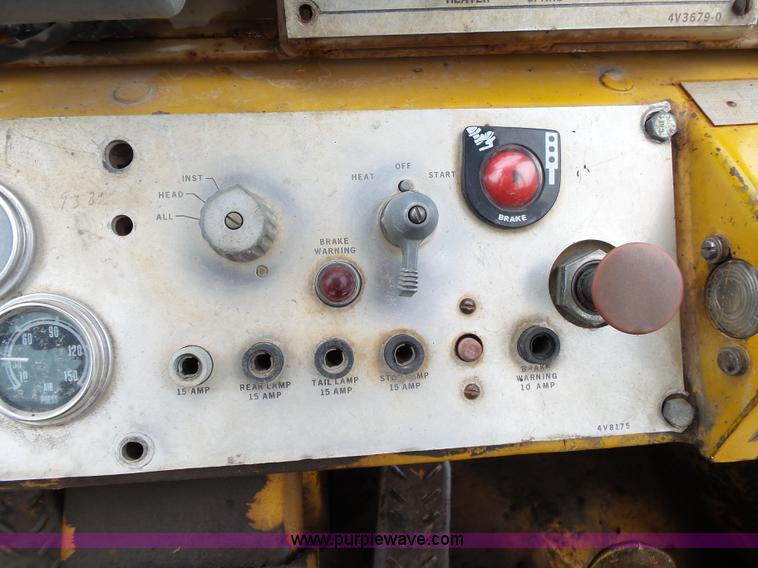 image for item K1172 1979 Caterpillar 920 wheel loader