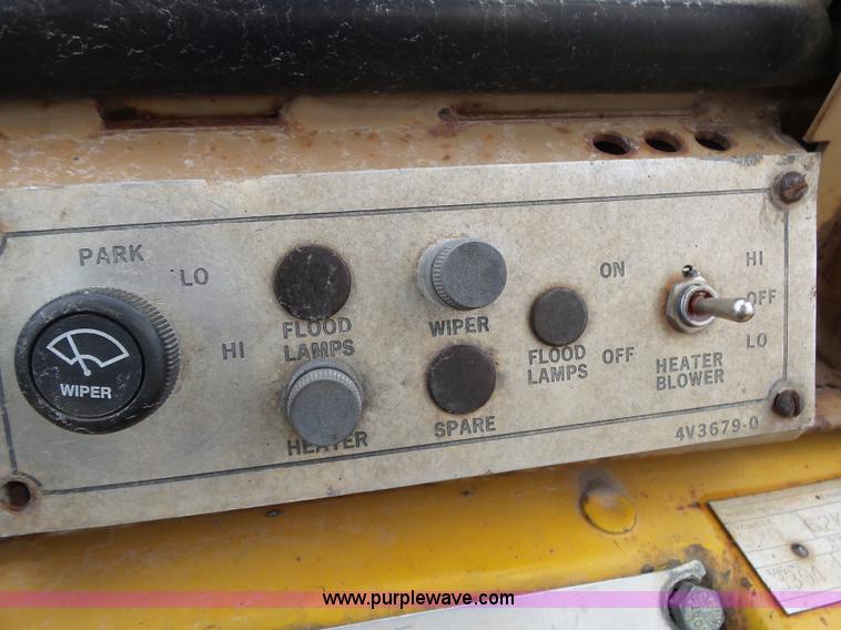 image for item K1172 1979 Caterpillar 920 wheel loader