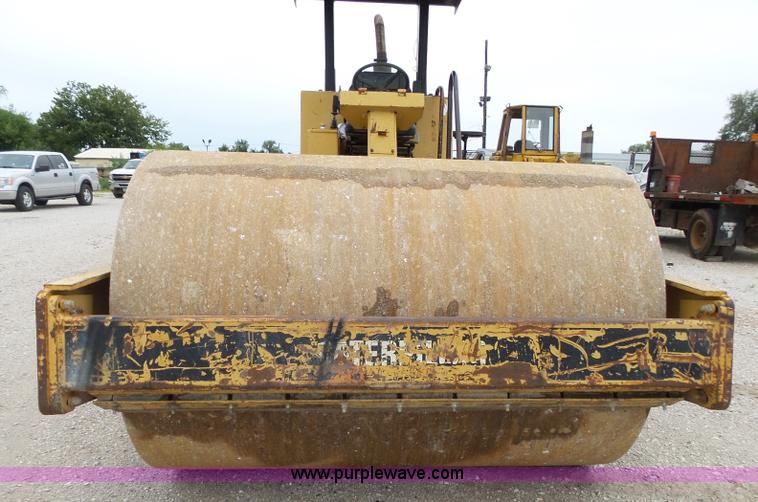 image for item K1173 1993 Caterpillar CS-563 single drum roller
