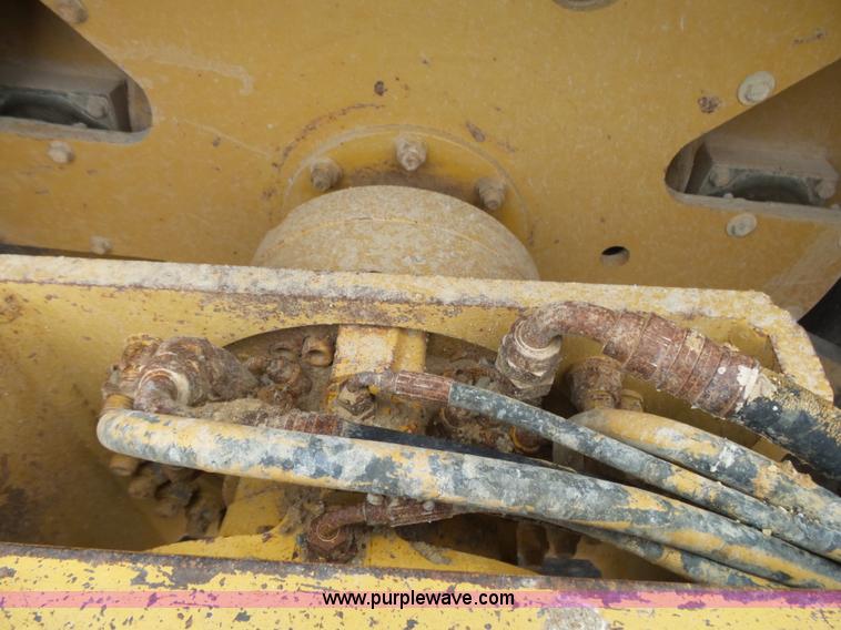image for item K1173 1993 Caterpillar CS-563 single drum roller