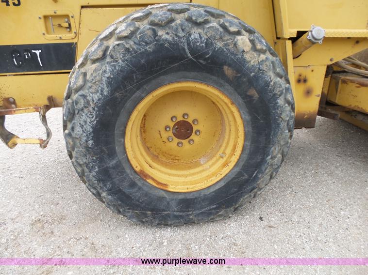 image for item K1173 1993 Caterpillar CS-563 single drum roller